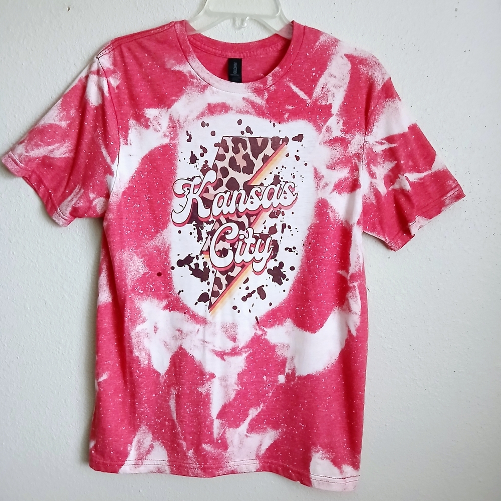 Kansas City Graphic Tee Womens Size Medium Red Bleached Leopard Lighting Bolt